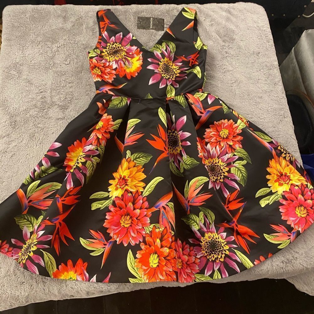 Nomens floral satin dress, size Uk16( US12)